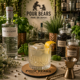 White Negroni cocktail